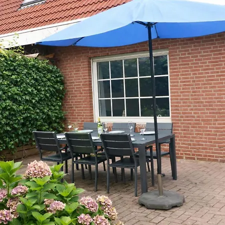 Casa de Férias Wohlfuehl-ferienhaus-mit-grossem-garten *